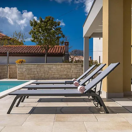 Bursic Semesterbostad